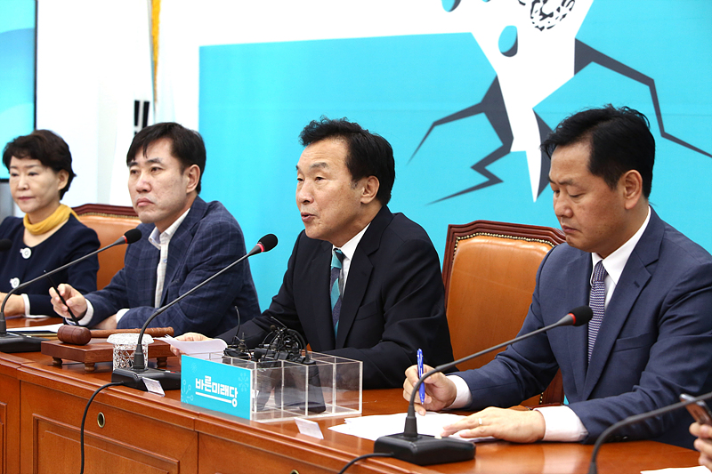 바른미래당 손학규 대표가 12일 국회 당 대표실에서 열린 최고위원회의에서 모두발언하고 있다.