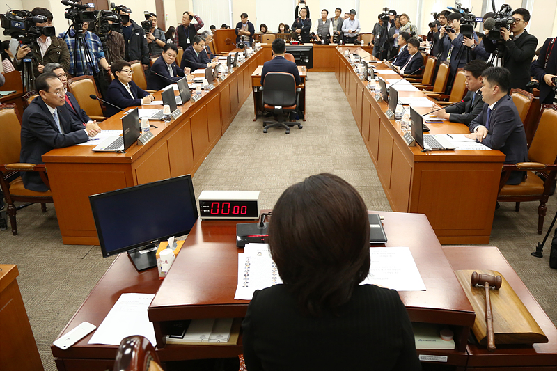 정치개혁특별위원회 회의 모습