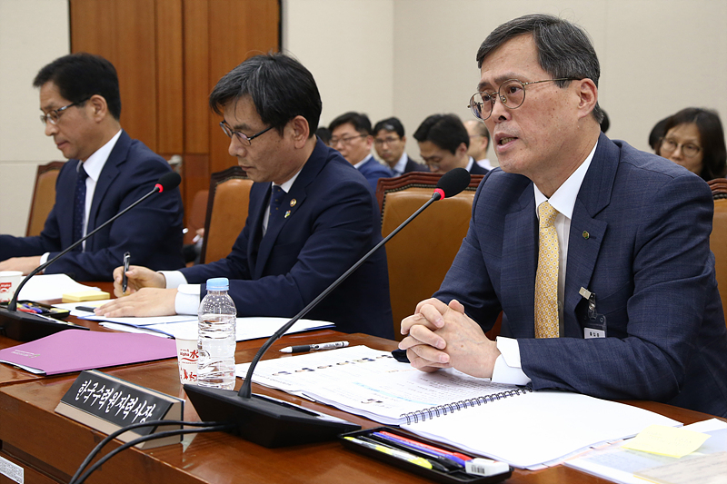 정재훈 한국수력원자력사장이 11일 국회에서 열린 과학기술정보방송통신위원회 전체회의에 출석해 한빛 1호기 원자로 수동정지와 관련해 질의에 답변하고 있다. 2019.06.11