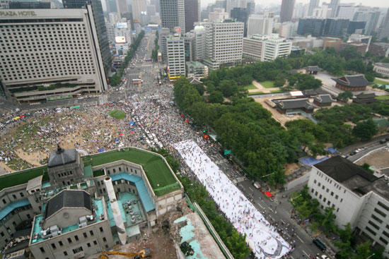 위에서 본 시청 앞 상황