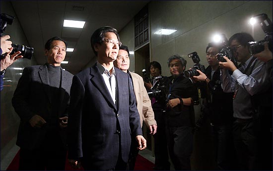 국회의장실 항의방문에 나섰던 민주당 문방위 '사퇴 3인방'의 모습.