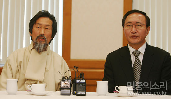 강기갑 민주노동당 대표와 노회찬 진보신당 대표
