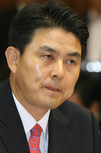 굳은 표정의 김태호 국무총리 후보자