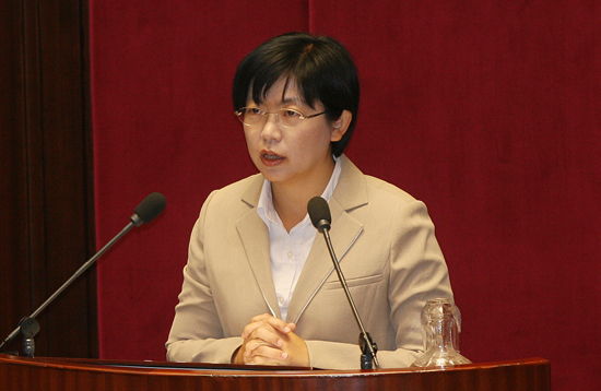 비교섭단체 대표연설하는 이정희 대표