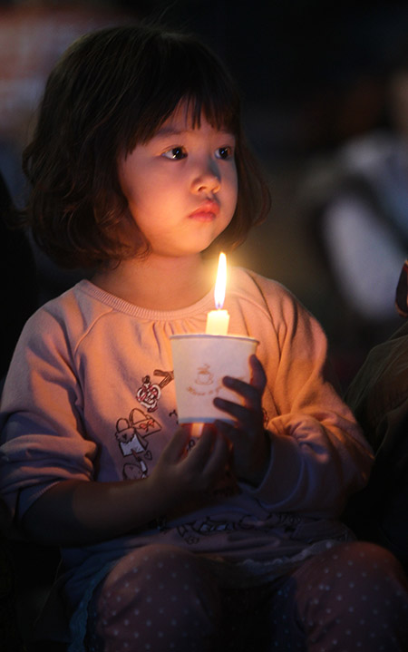 국정원 규탄 촛불을 밝힌 어린이