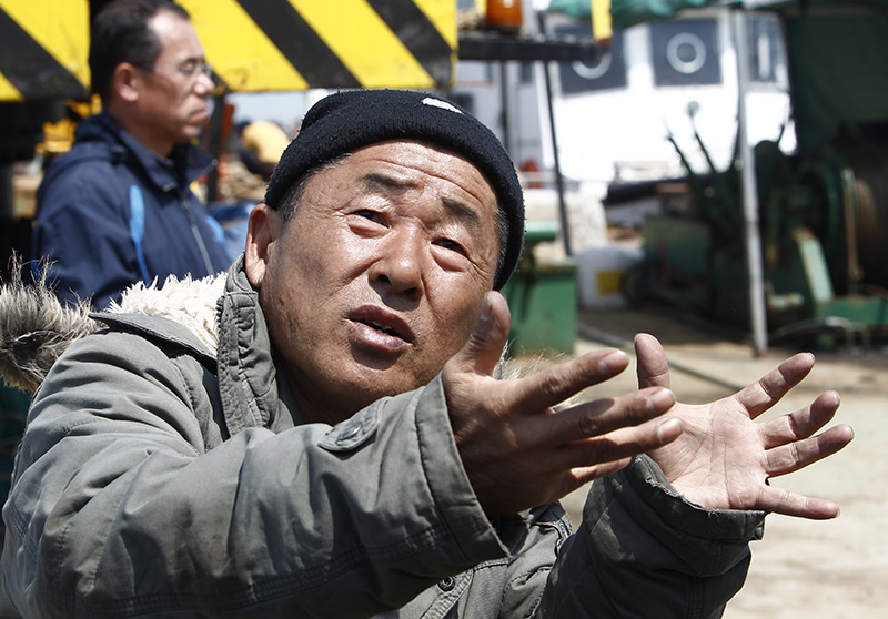 세월호 실종자 구조작업에 나서는 이종인 대표와 다이빙벨