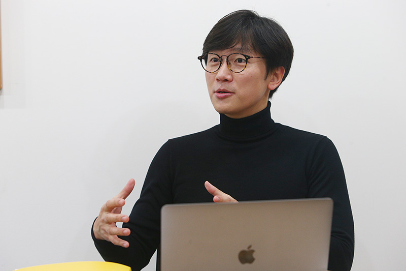 3일 서울 서초구 한 변호사 사무실에서 민주사회를위한변호사모임 베트남전TF간사 임재성 변호사가 민중의소리 기자와 인터뷰를 하고 있다.