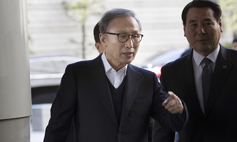 다스 자금 횡령과 뇌물수수 혐의로 항소심 재판을 받고 있는 이명박 전 대통령.