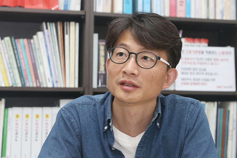 안병호 전국영화산업노동조합 위원장이 30일 오후 서울 충무로 전국영화산업노동조합 사무실에서 민중의소리와 인터뷰를 하고 있다. 2019.05.30