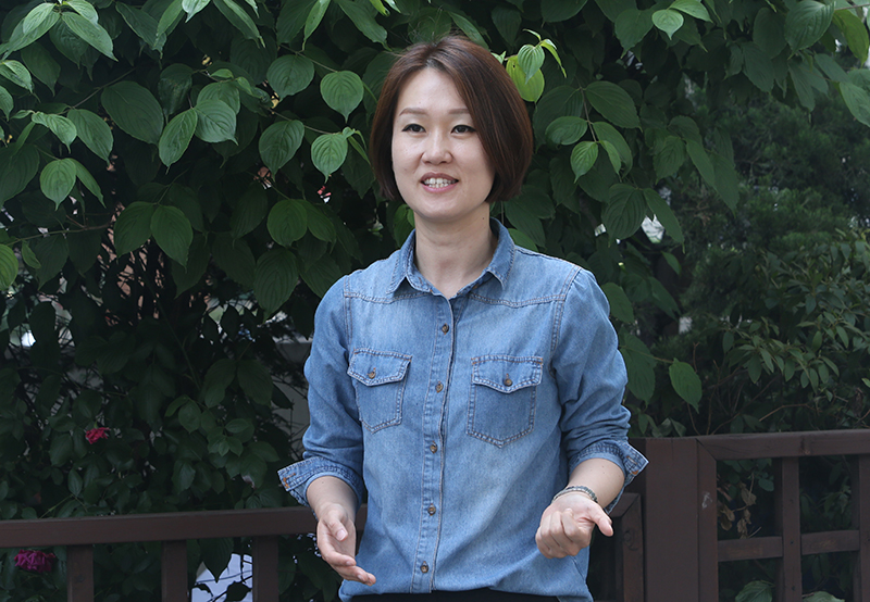 감정코칭연구소 최헌 대표가 31일 책 '내 감정에 서툰 나에게' 등 책과 관련해 민중의소리와 인터뷰를 하고 있다.