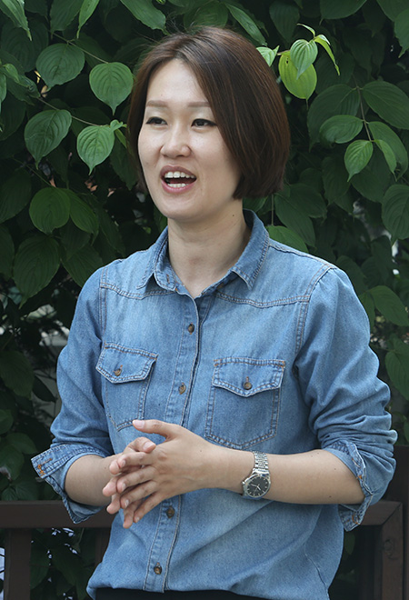 감정코칭연구소 최헌 대표가 31일 책 '내 감정에 서툰 나에게' 등 책과 관련해 민중의소리와 인터뷰를 하고 있다.