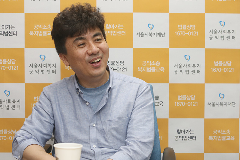 이상훈 서울사회복지공익법센터장(변호사)가 지난 5일 오후 서울 공덕 서울복지재단 서울사회복지공익법센터에서 민중의소리와 인터뷰를 하고 있다.