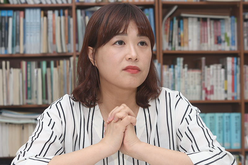 조정아 아시아평화와역사교육연대 청소년위원장(일산동고등학교 교사)가 7일 오전 서울 종로구 아시아평화와역사교육연대 사무실에서 민중의소리와 인터뷰를 하고 있다.