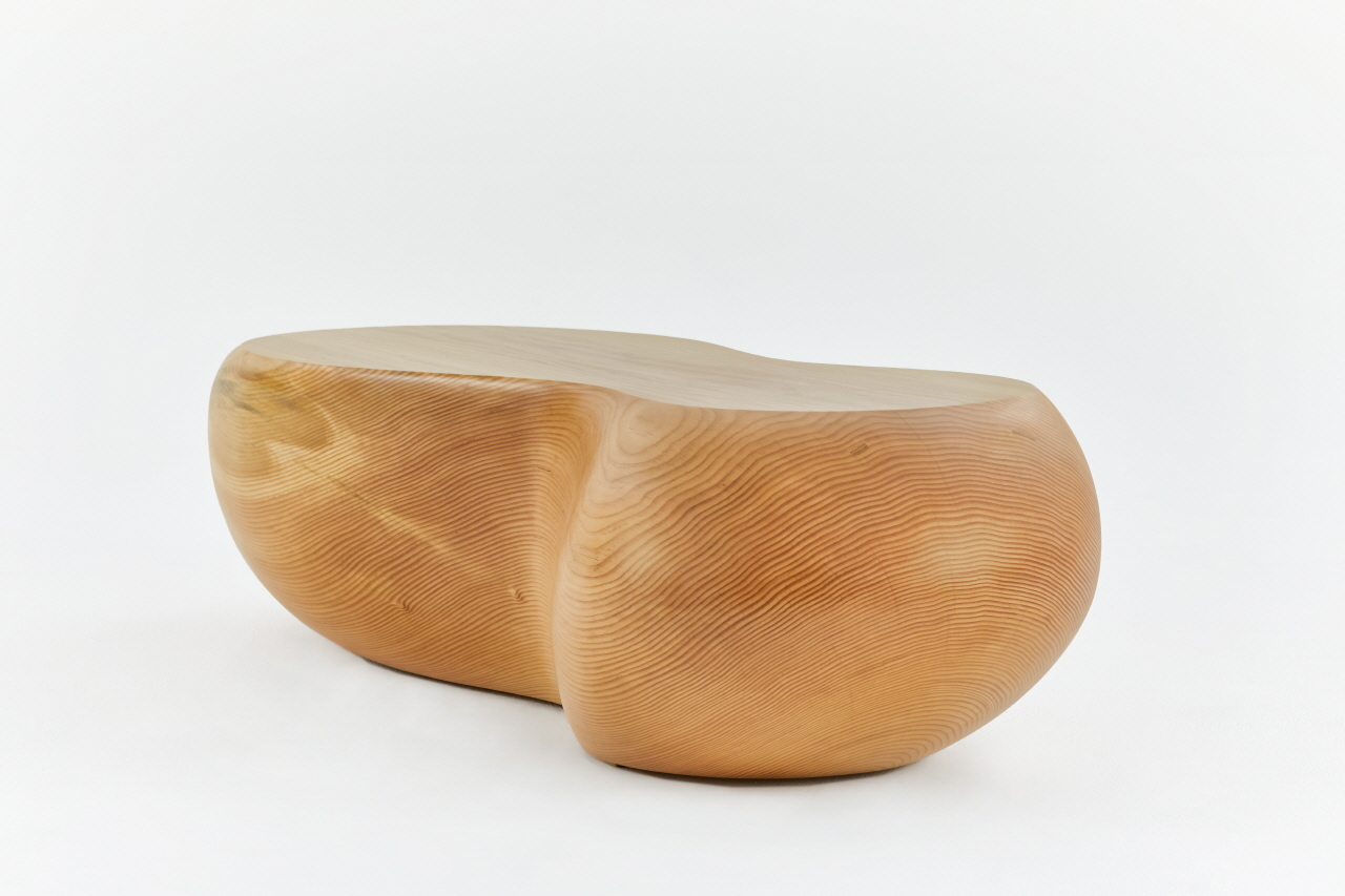 Han Junghyun, Cocoon Twist, 2018, douglas, 145x65.5x35(h)cm