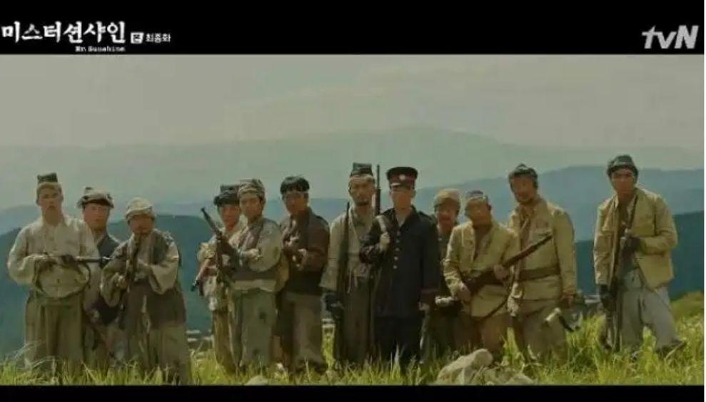 지난달 30일 방송된 tvN ‘미스터 션샤인’ 마지막 회에서 영국 데일리메일에서 온 외신기자가 의병들의 모습을 카메라에 담는 장면이 방영됐다.