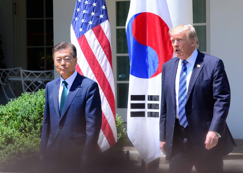문재인 대통령과 도널드 트럼프 미 대통령 자료사진.