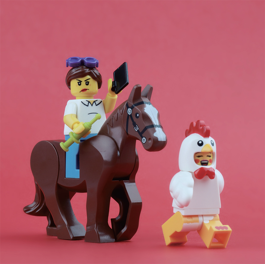 'Witch and chicken', 누가봐도 박근혜 대통령과 최순실이다.