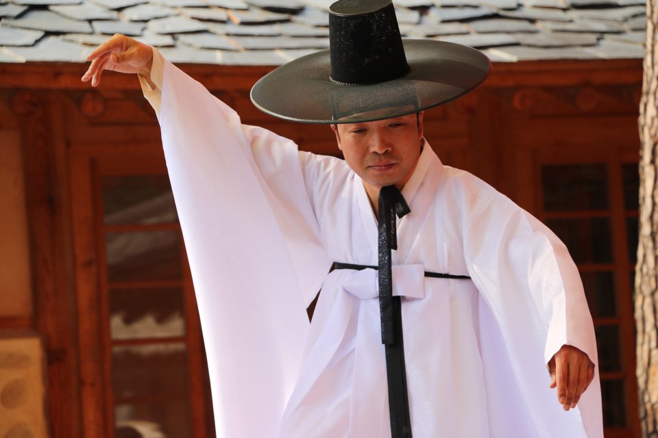 이지산의 양산학춤