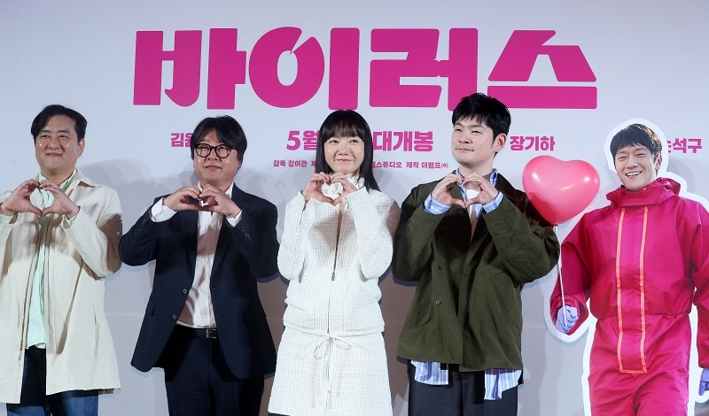 ‘바이러스’ 강이관 감독 “코로나 여파로 개봉 연기...개봉 앞둬 기쁘다”
