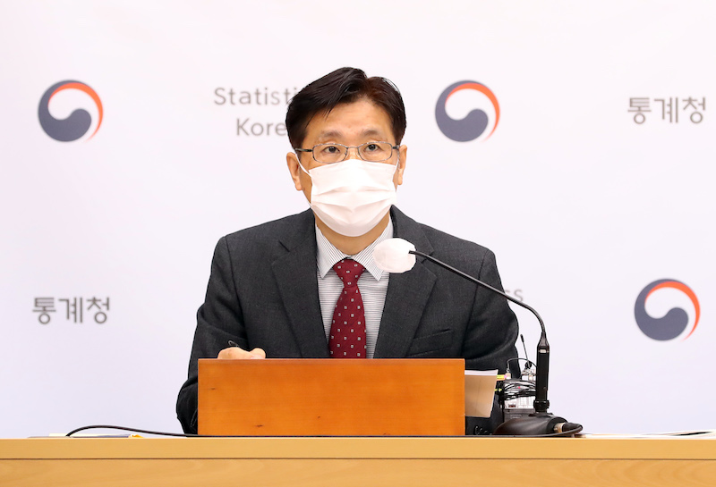 정동명 통계청 사회통계국장이 19일 오전 정부세종청사에서 2020년 3