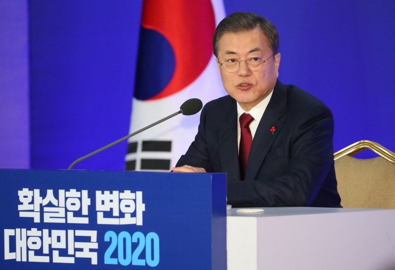 문재인 대통령이 14일 청와대 영빈관에서 열린 2020 대통령 신년기자회견에 참석해 발언하고 있다. 2020.01.14.