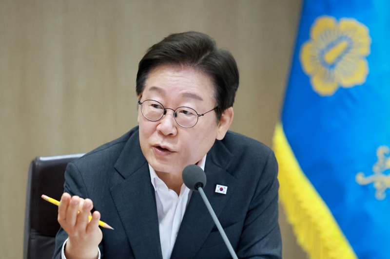 이대통령“원폭상흔치유에노력,평화굳건히지키겠다”