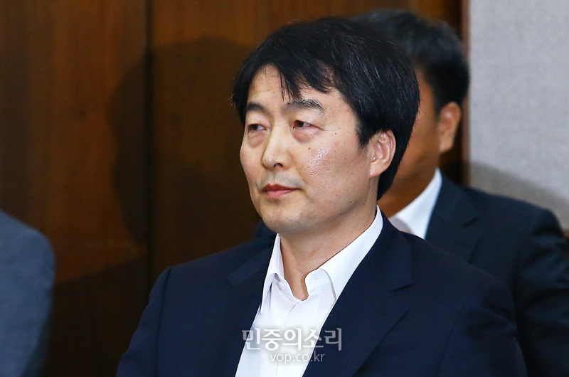 내란음모 혐의는 무죄 선고를 받았으나 내란선동 혐의가 유죄로 인정돼 징역 9년을 선고받고 8년째 복역 중인 이석기 전 통합진보당 의원