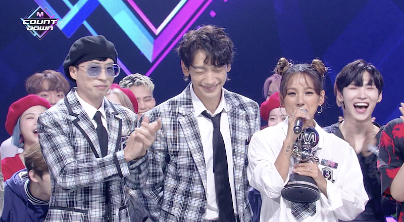 지난 30일 엠카운트다운에서 1위를 차지한 싹쓰리