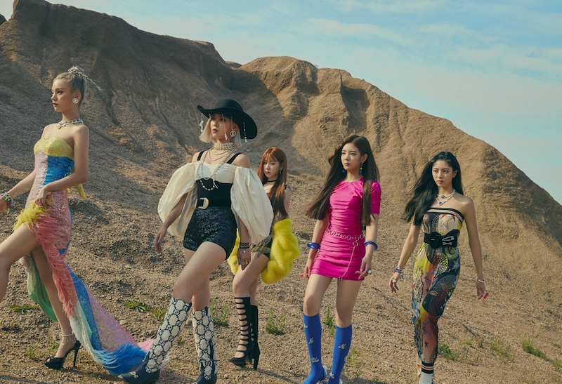 새 앨범 ‘Not Shy’으로 컴백한 ITZY(있지)