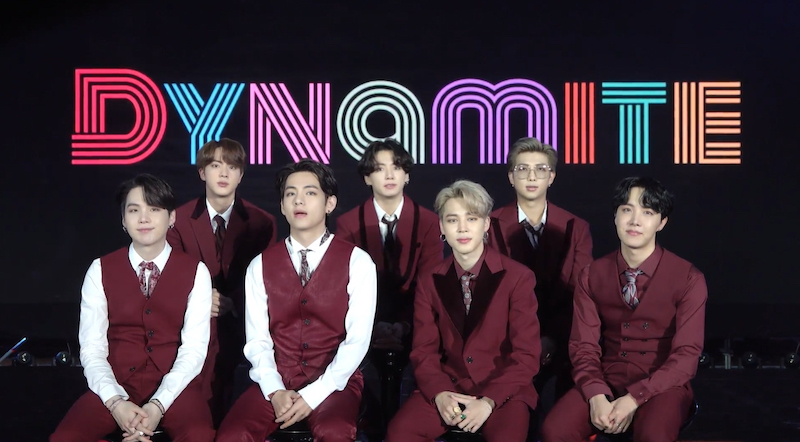 방탄소년단이 14일(현지시간) 미국 LA 돌비 극장에서 열린 '2020 빌보드 뮤직 어워드'에 온라인으로 참가했다.