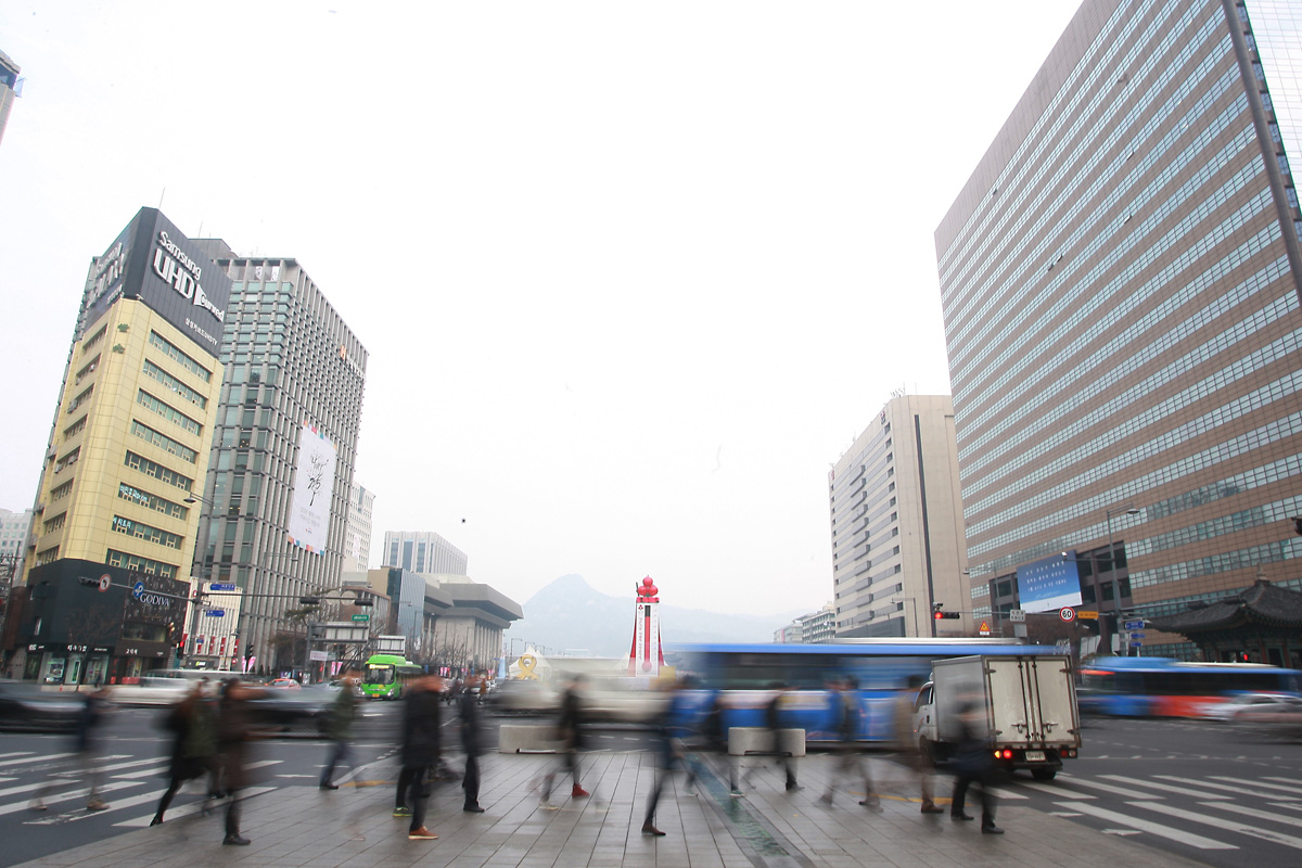 직장인10명중6명“최저시급시간당1만2천원이상돼야”
