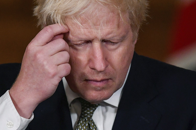 보리스 존슨 영국 총리가 12일 런던 다우닝가 관저에서 코로나19 관련 브리핑을 하고 있다. (2020.10.12)