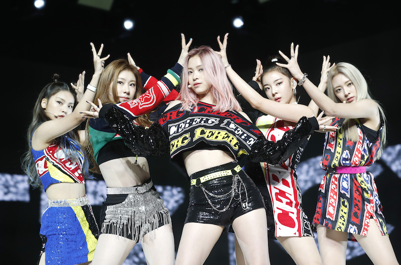 있지(ITZY) 예지(왼쪽부터), 채령, 류진, 리아, 유나