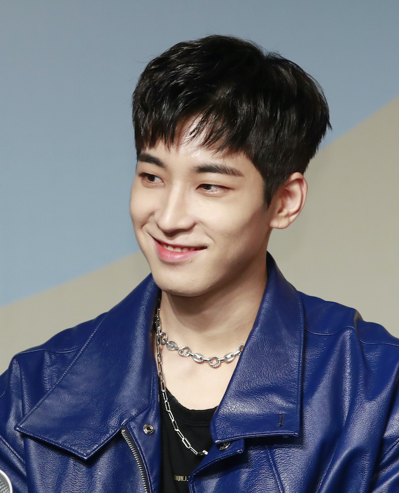 세븐틴(Seventeen) 원우가 22일 오후 서울 강남구 인터컨티넨탈 서울 코엑스에서 열린 7집 미니앨범 ‘헹가래’ 발매기념 기자간담회에 참석해 미소를 짓고 있다. 2020.6.22.