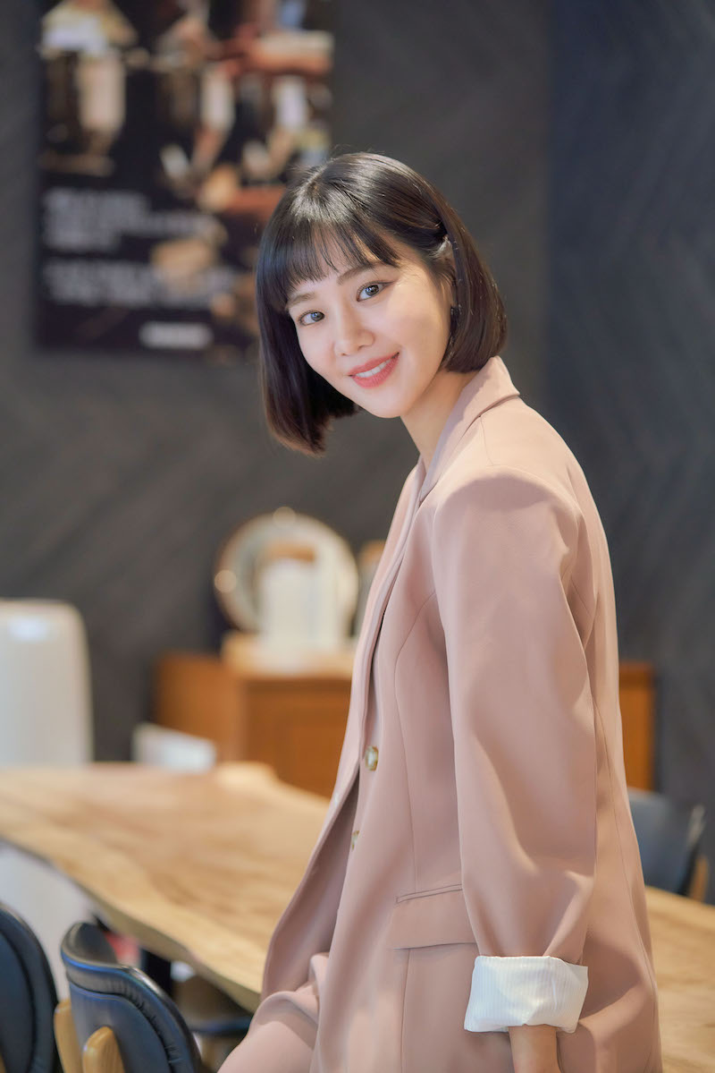 배우 한지은