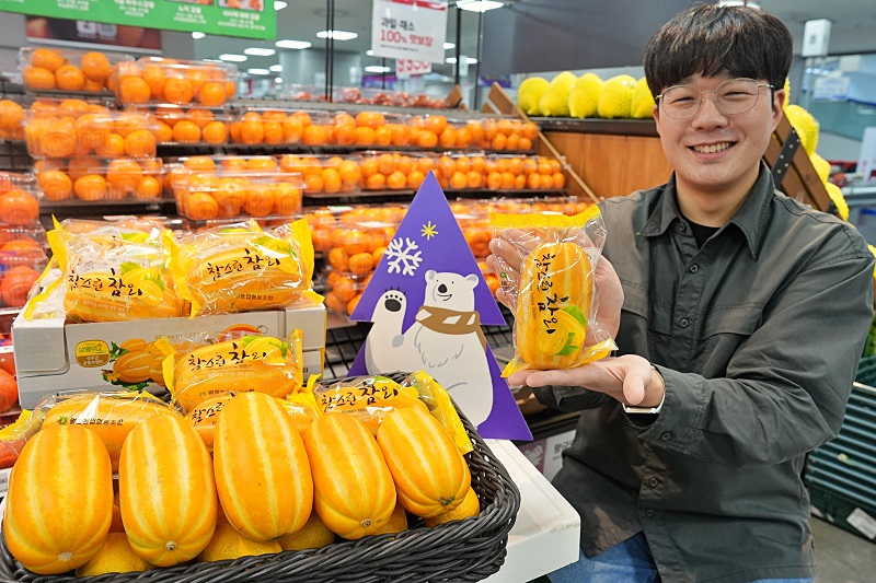 롯데마트, 겨울 참외 1개 4990원 판매