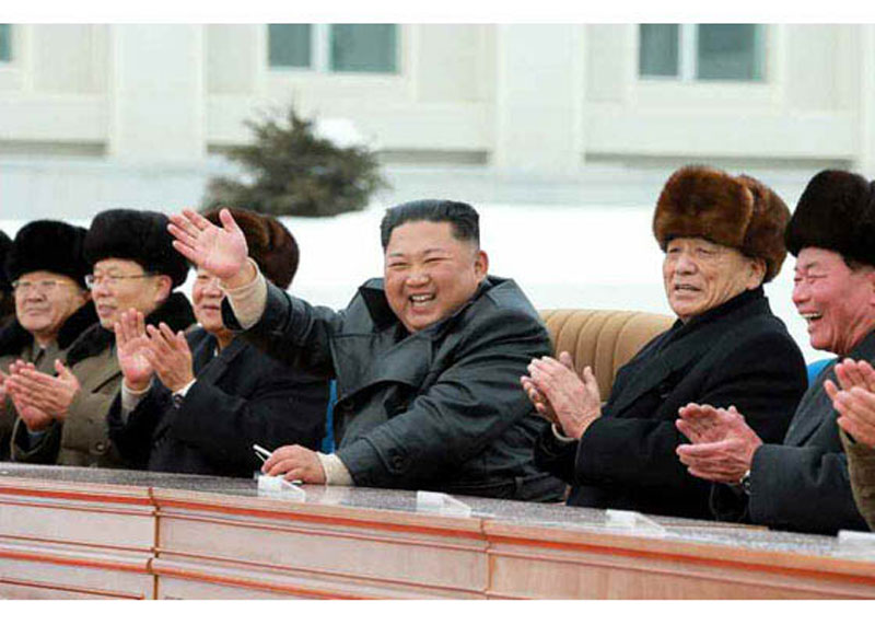 북한 노동신문은 김정은 국무위원장이 2일 백두산 삼지연군 읍지구 준공식에 참석했다고 3일 보도했다.