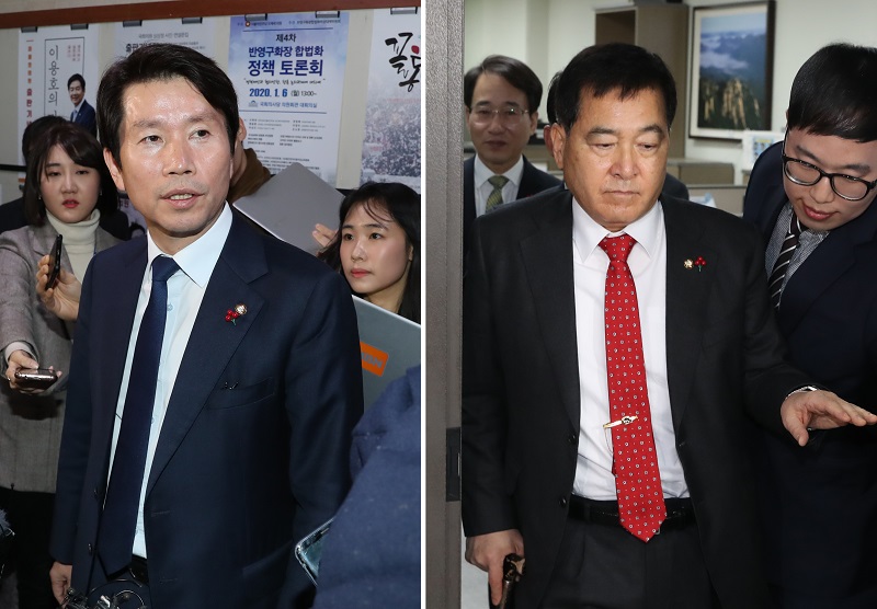 이인영(왼쪽) 민주당, 심재철 한국당 원내대표가 6일 서울 여의도 국회 의원회관에서 회동을 마친 뒤 취재진의 질문을 받고 있다.