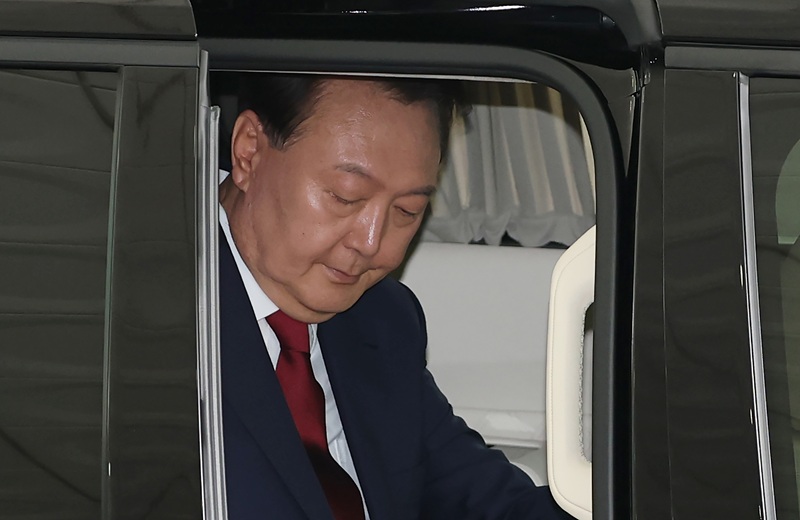 윤석열 전 대통령이 28일 오전 대면 조사를 받기 위해 서울 서초구 서울고검에 마련된 내란특검 사무실로 출석하고 있다. (공동취재) 2025.06.29.