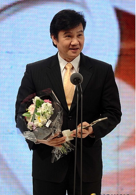 성우 이미지