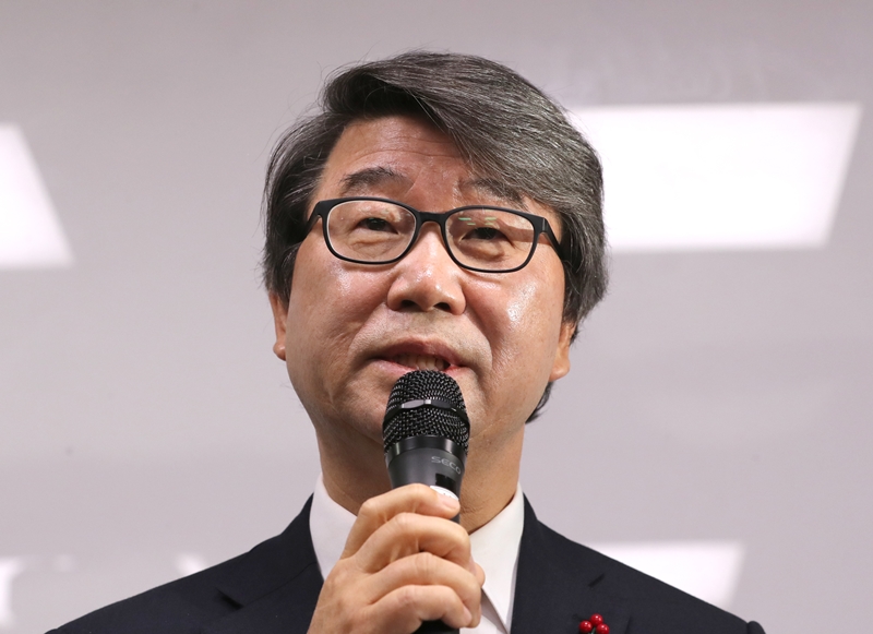삼성 준법감시위원회 초대 위원장으로 내정된 법무법인 지평의 김지형 대표 변호사가 9일 오전 서울 서대문구의 변호사 사무실에서 위원장 수락 배경 및 위원회 구성 운영방향에 대한 기자 간담회를 하고 있다. 2020.01.09.