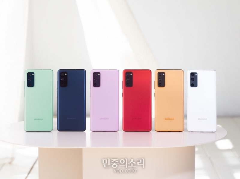삼성전자는 지난달 23일 오후 11시 온라인 언팩 행사를 열고, ‘갤럭시 S20 팬 에디션(갤럭시 S20 FE)’을 공개했다.