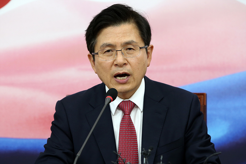 자유한국당 황교안 대표가 24일 국회 당 회의실에서 열린 최고위원회의에서 모두발언하고 있다. 2019.06.24