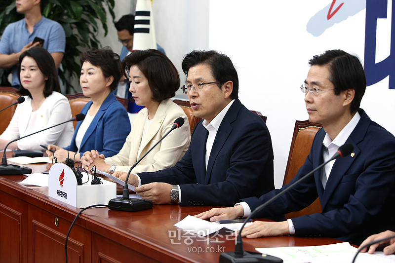 자유한국당 황교안 대표가 11일 국회 당 회의실에서 열린 최고위원회의에서 모두발언하고 있다. 2019.07.11