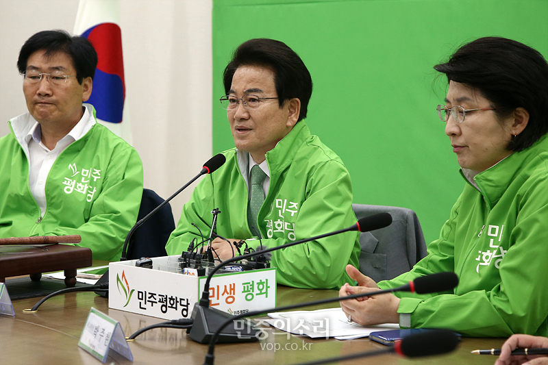 민주평화당 정동영 대표가 17일 국회 당 대표실에서 열린 최고위원회의에서 모두발언하고 있다. 2019.07.17
