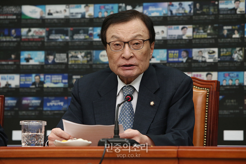 더불어민주당 이해찬 대표가 11일 국회에서 열린 최고위원회의에서 모두발언하고 있다. 2019.11.11