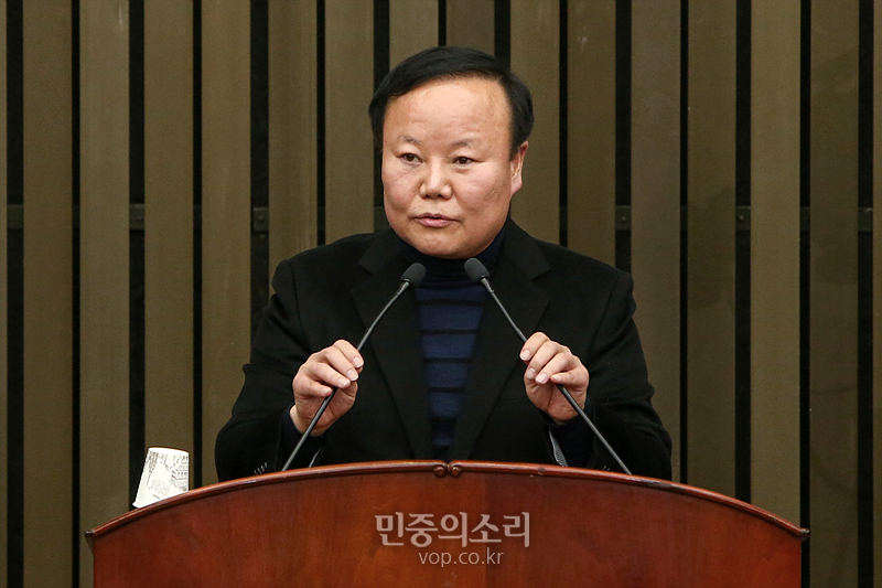 9일 국회에서 열린 자유한국당 의원총회에서 신임 정책위의장으로 선출된 김재원 의원이 인사말을 하고 있다. 2019.12.09