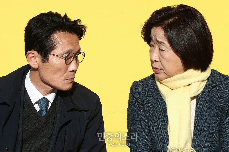 정의당 심상정 대표(오른쪽)와 윤소하 원내대표. 자료사진.