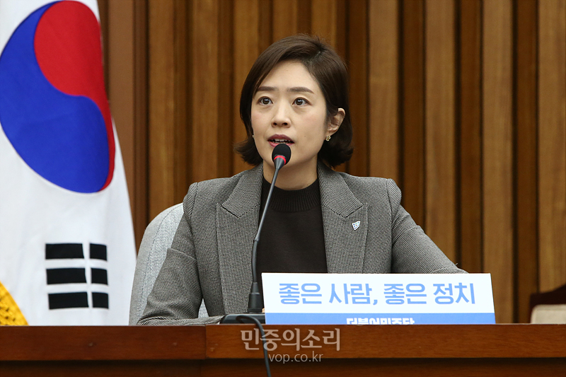 더불어민주당에 입당한 고민정 전 청와대 대변인. 자료사진.