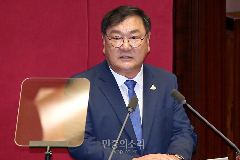 더불어민주당 김태년 원내대표가 20일 국회 본회의장에서 열린 교섭단체 대표 연설을 하고 있다. 2020.07.20
